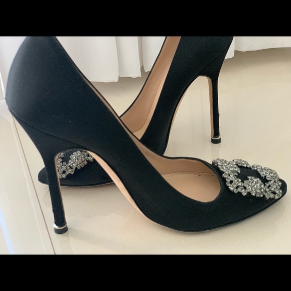 Manolo Blahnik Hangisi Satin Pumps - Picture 2 of 6